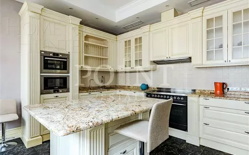 4-КОМН. КВАРТИРА С ОТДЕЛКОЙ 193 М² НА 3 ЭТАЖЕ