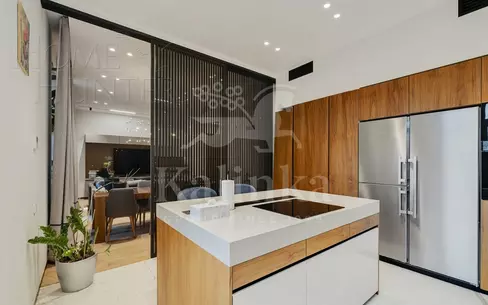 6-КОМН. КВАРТИРА С ОТДЕЛКОЙ 229.3 М² НА 4 ЭТАЖЕ