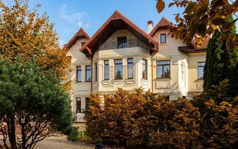 3-этажный коттедж 2 235 м² с отделкой