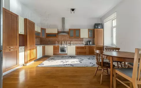 5-КОМН. КВАРТИРА С ОТДЕЛКОЙ 185.8 М² НА 3 ЭТАЖЕ
