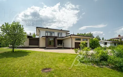 2-этажный коттедж 442 м² с отделкой