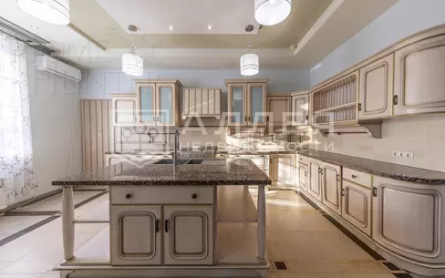 2-этажный коттедж 491.5 м² с отделкой
