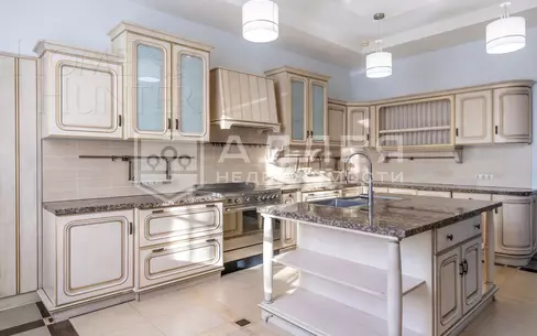 2-этажный коттедж 491.5 м² с отделкой