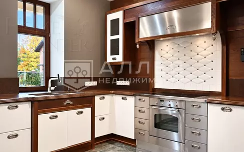 3-этажный коттедж 1 450 м² с отделкой