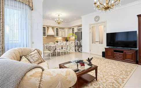 3-этажный таунхаус 270 м² с отделкой