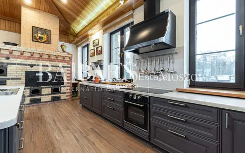 2-этажный коттедж 2 800 м² без отделки