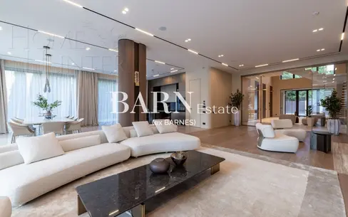 2-этажный коттедж 1 150 м² с отделкой