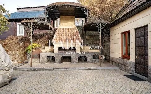 4-этажный коттедж 1 200 м² без отделки
