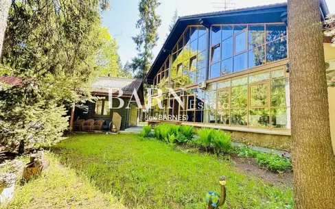 3-этажный коттедж 650 м² с отделкой
