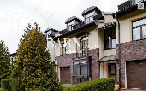 3-этажный таунхаус 350 м² с отделкой