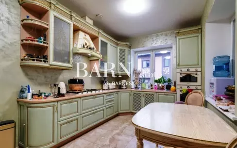 2-этажный коттедж 1 240 м² с отделкой