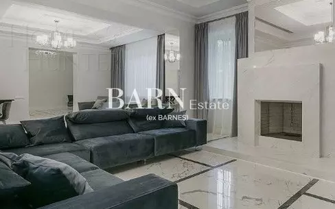 2-этажный коттедж 1 100 м² с отделкой