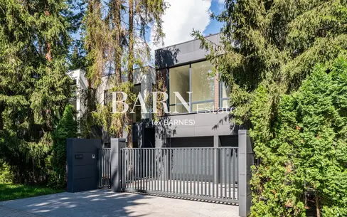 2-этажный коттедж 1 050 м² без отделки