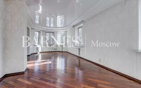 2-этажный коттедж 600 м² с отделкой
