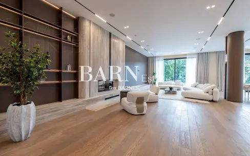 2-этажный коттедж 1 150 м² с отделкой