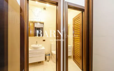 3-этажный таунхаус 350 м² с отделкой