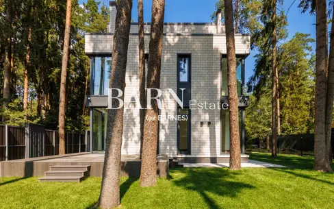 3-этажный коттедж 438 м² с отделкой