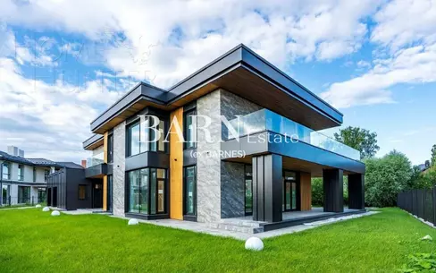 2-этажный коттедж 853.2 м² без отделки