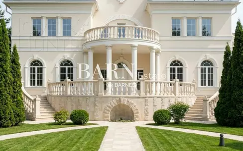 2-этажный коттедж 1 400 м² без отделки