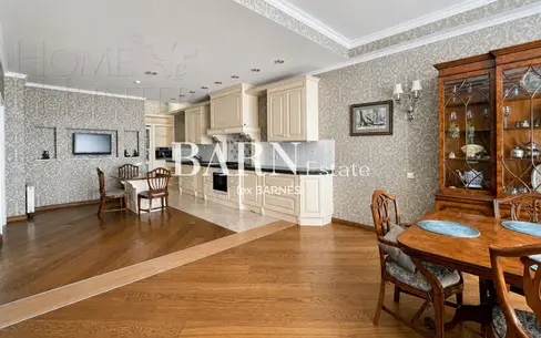 3-этажный таунхаус 500 м² с отделкой