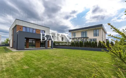 2-этажный коттедж 300 м² с отделкой