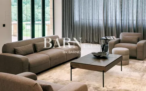 2-этажный коттедж 1 250 м² с отделкой
