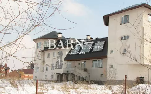 2-этажный коттедж 1 600 м² без отделки