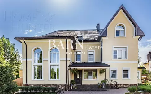 3-этажный коттедж 550 м² с отделкой