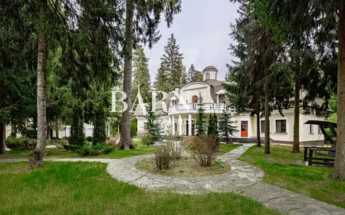 2-этажный коттедж 900 м² с отделкой