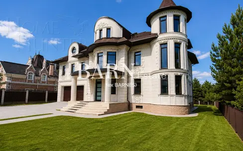 2-этажный коттедж 860 м² без отделки