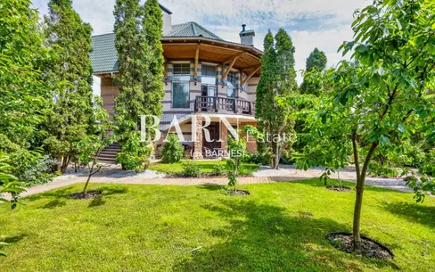 3-этажный коттедж 388 м² с отделкой