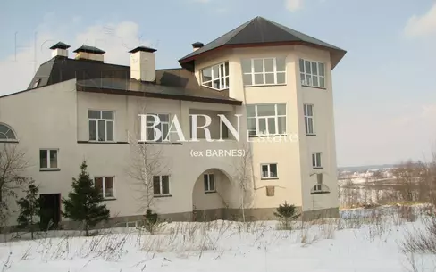 2-этажный коттедж 1 600 м² без отделки