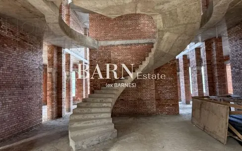 2-этажный коттедж 1 250 м² без отделки