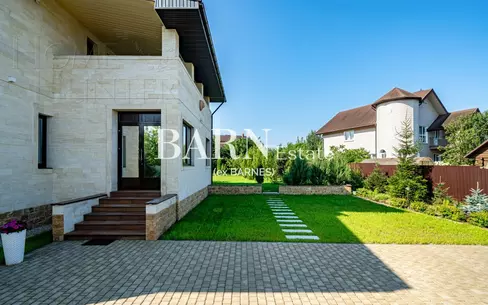 2-этажный коттедж 328 м² с отделкой