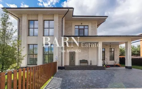 2-этажный коттедж 320 м² с отделкой