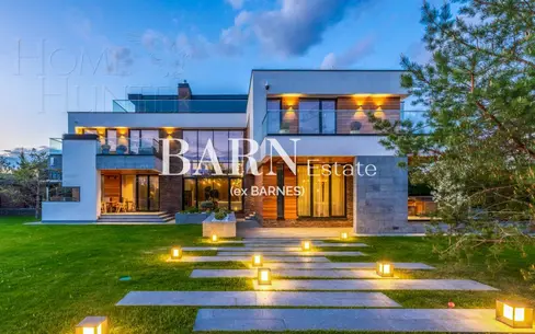 3-этажный коттедж 550 м² с отделкой