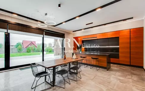 2-этажный коттедж 540 м² с отделкой