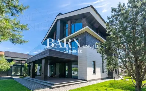 3-этажный коттедж 1 770 м² без отделки