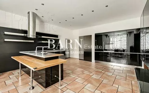 2-этажный коттедж 800 м² с отделкой