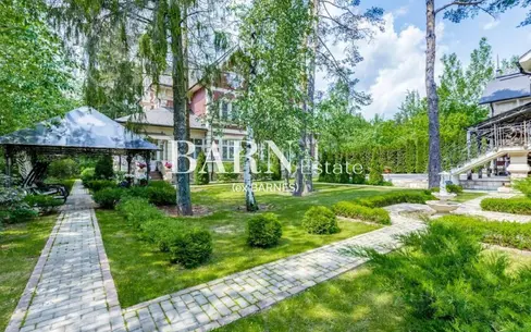 3-этажный коттедж 512 м² с отделкой