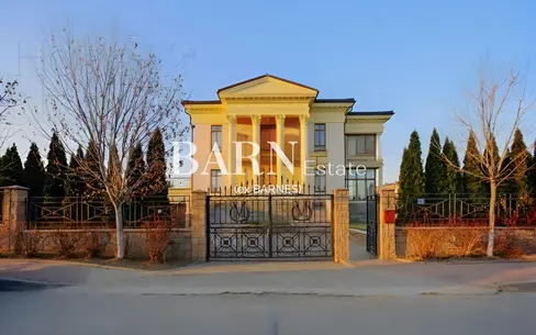 2-этажный коттедж 800 м² с отделкой