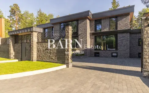 2-этажный коттедж 1 700 м² без отделки