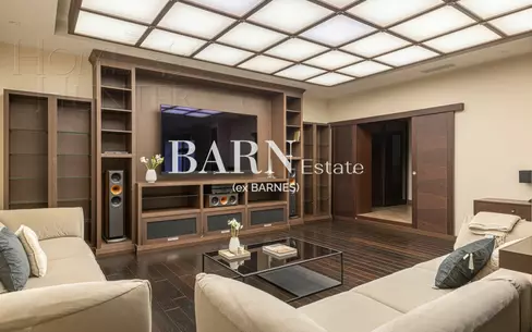 4-КОМН. КВАРТИРА С ОТДЕЛКОЙ 210.6 М² НА 2 ЭТАЖЕ