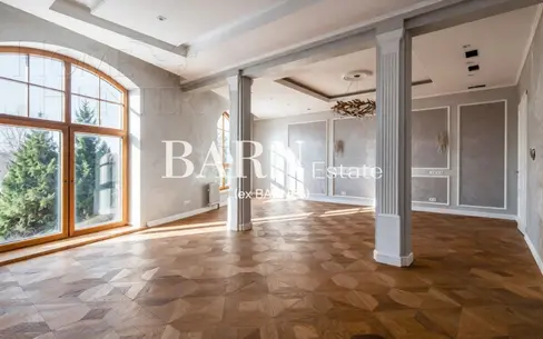 2-этажный коттедж 1 000 м² с отделкой