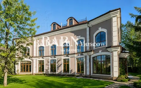 2-этажный коттедж 1 000 м² с отделкой