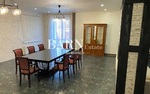 3-этажный коттедж 650 м² с отделкой