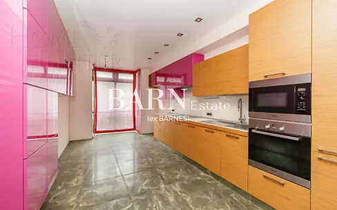 3-этажный таунхаус 350 м² с отделкой