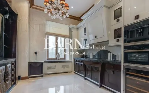 2-этажный коттедж 1 350 м² с отделкой