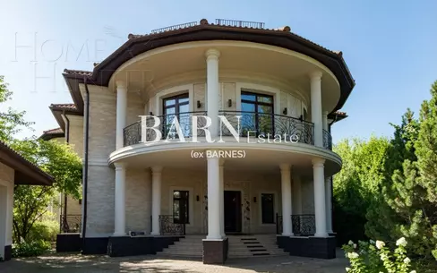 2-этажный коттедж 540 м² с отделкой
