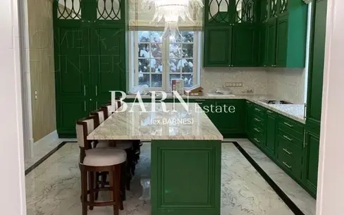 2-этажный коттедж 960 м² с отделкой